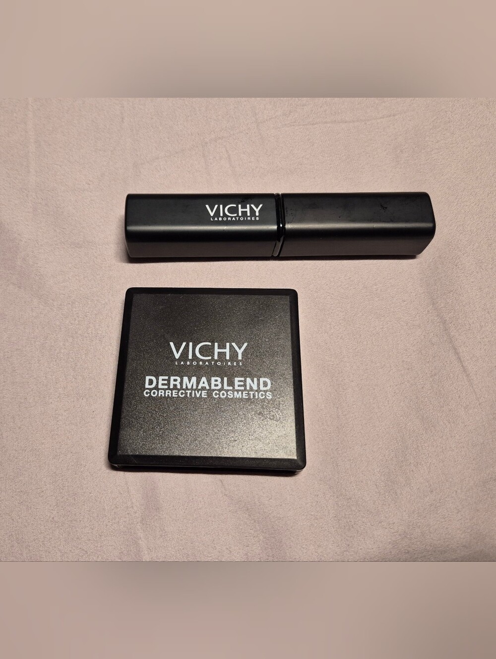 Vichy Dermablend Corrective Cosmetics Compact Mirror & Retractable Makeup Brush